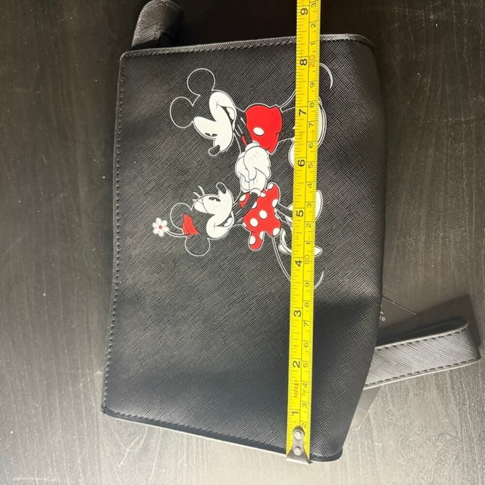 Mickey and Minnie Black Wristlet Clutch Disney Bioworld NWT - Picture 7 of 8